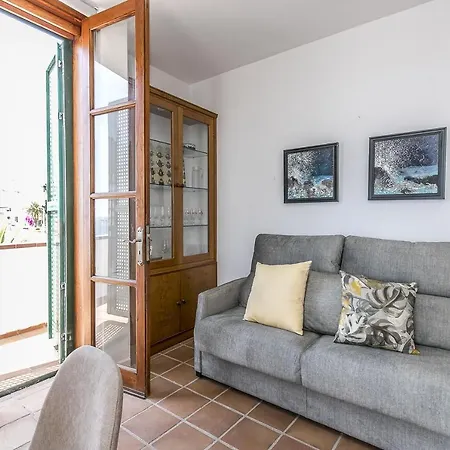 Eden Seaside Getaway Apartament